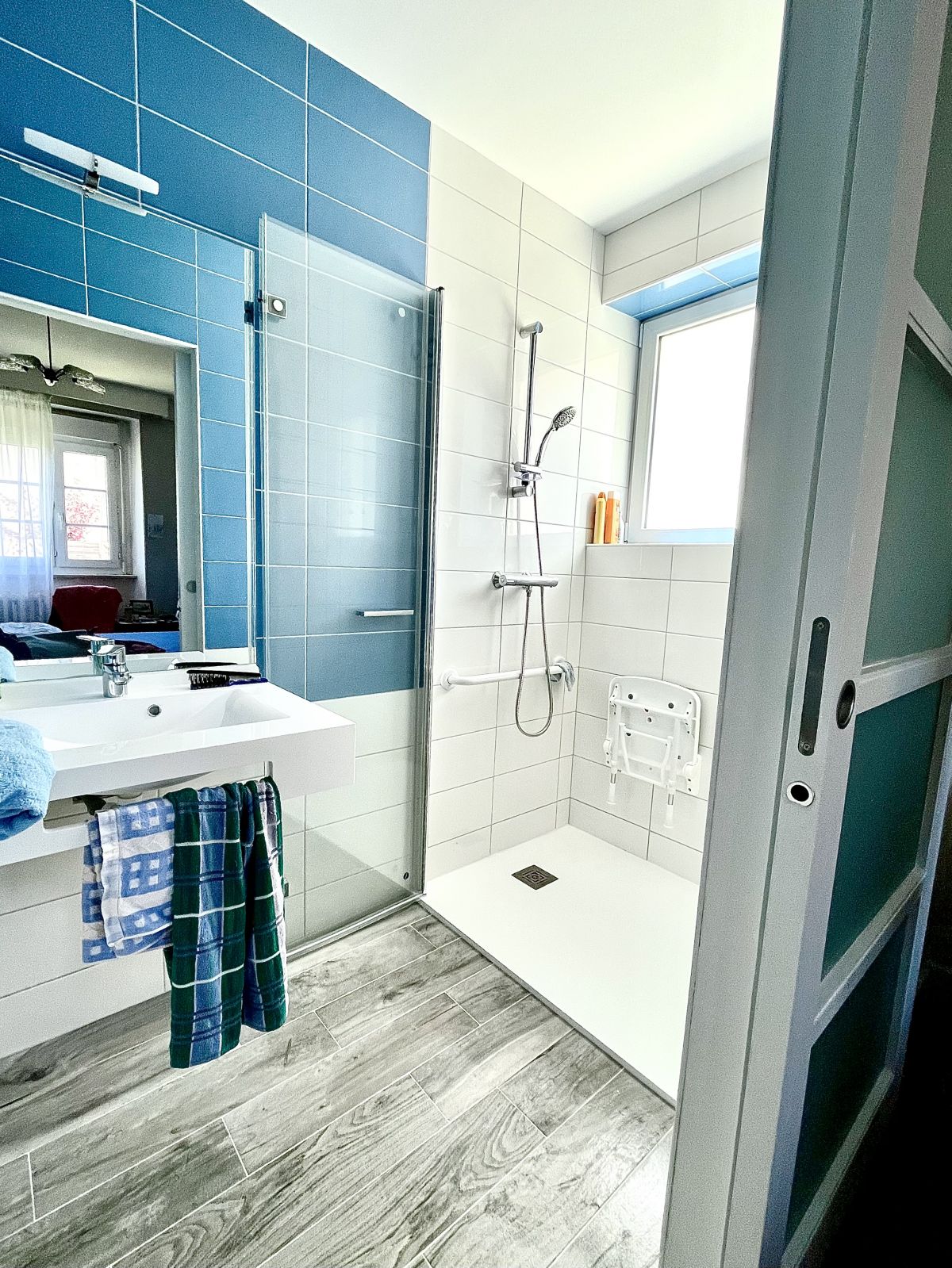 Salle de bain PMR Salle de bain PMR